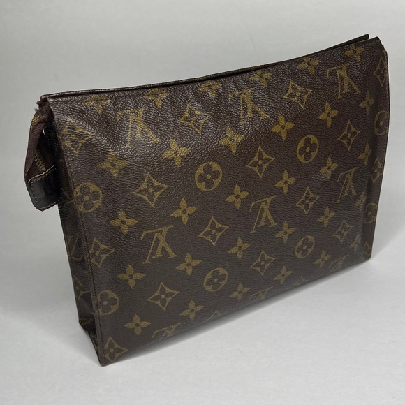 Louis Vuitton Vintage Large Zip
Top Clutch Bag Pouch 9.75” x 7.5” x 2” - Picture 4 of 15